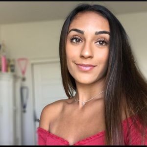 Meet your Posher, Ariana